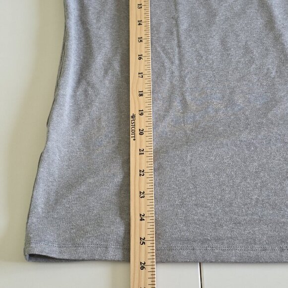 Under Armour T Shirt Women M Gray Lot of 2 Loose Fit HeatGear Ligthweight Active - Picture 7 of 14